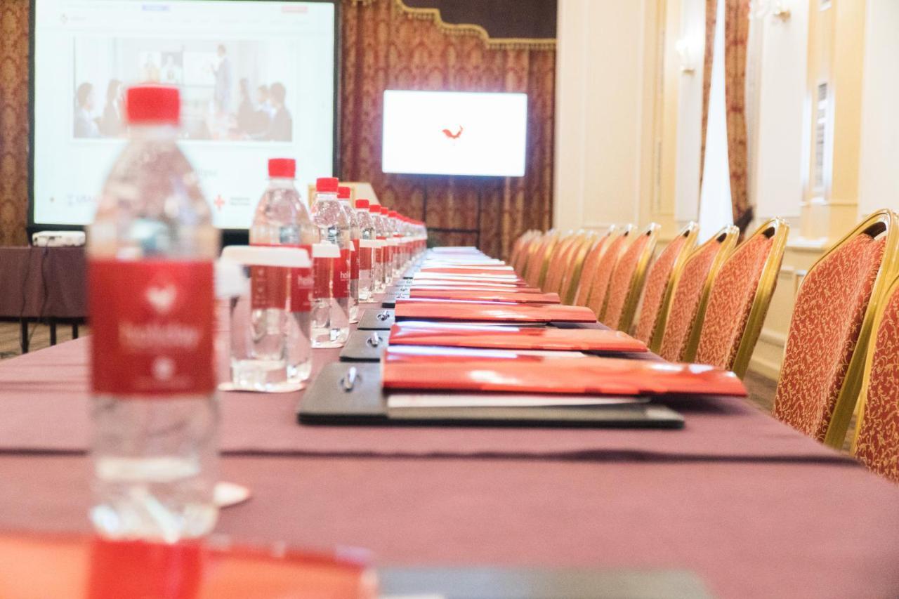 City Hotel Bishkek Bagian luar foto
