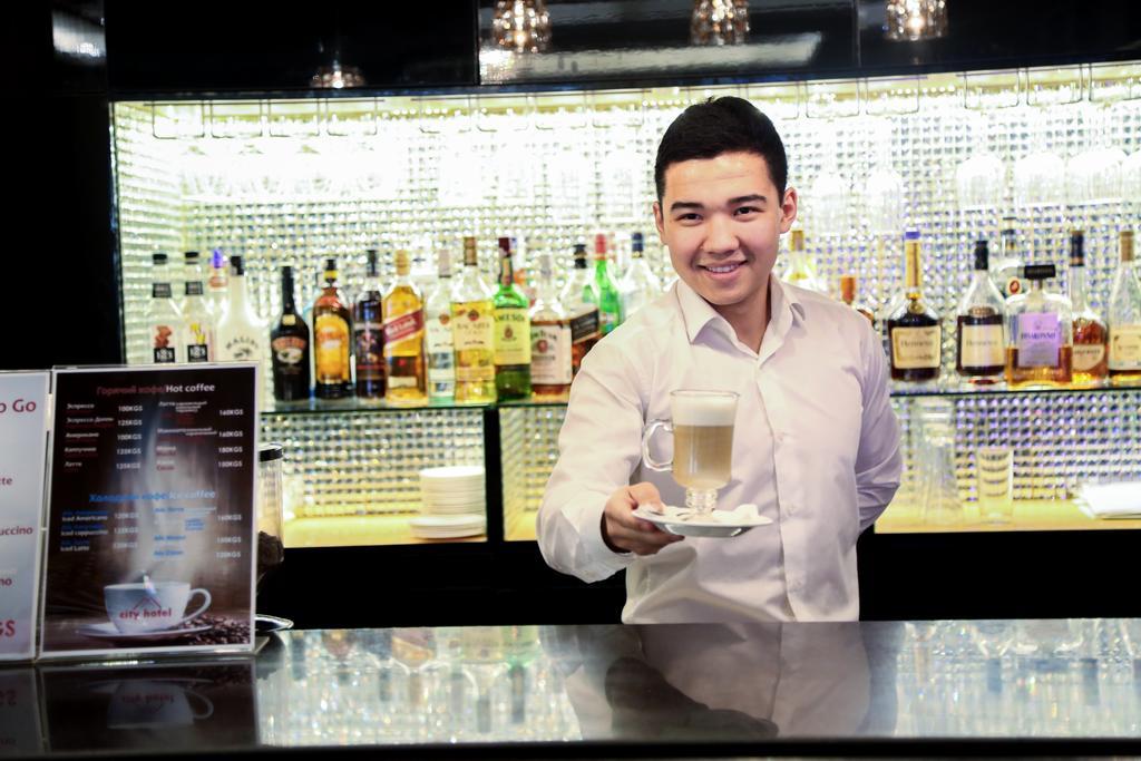 City Hotel Bishkek Bagian luar foto
