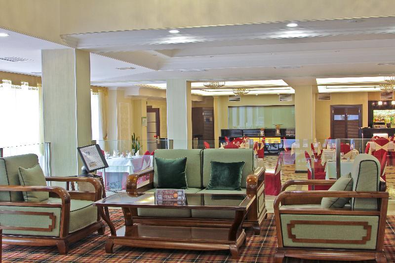 City Hotel Bishkek Bagian luar foto