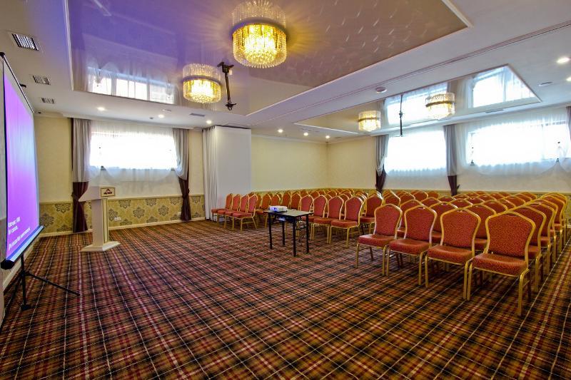 City Hotel Bishkek Bagian luar foto