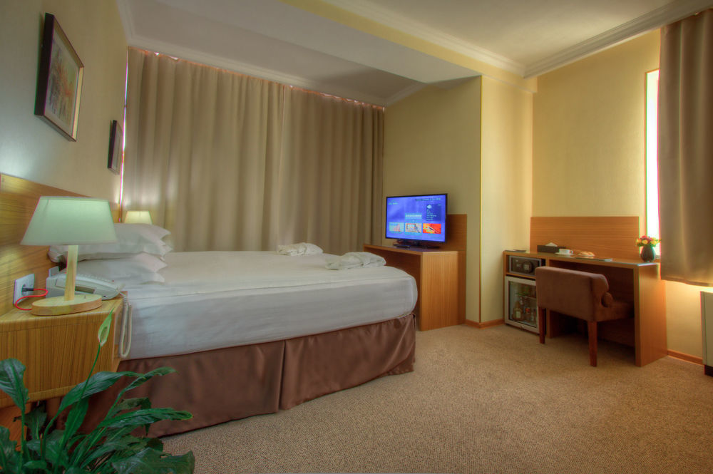 City Hotel Bishkek Bagian luar foto