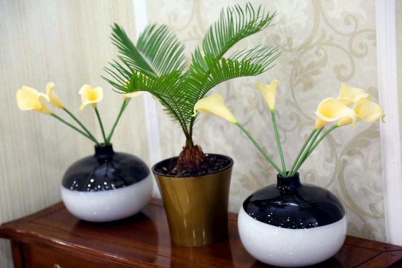 City Hotel Bishkek Bagian luar foto